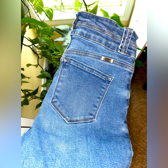 Size 5/26” (regular)- KanCan Mid-Rise Women’s Bootcut Jean - Picture 2 of 3